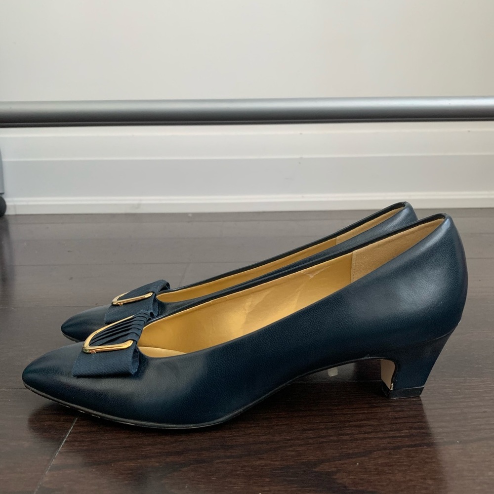 Vintage Navy Pumps